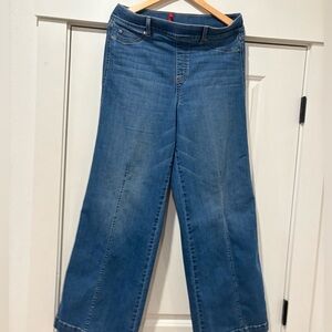 SPANX Classic 
slimming wide leg
Jeans